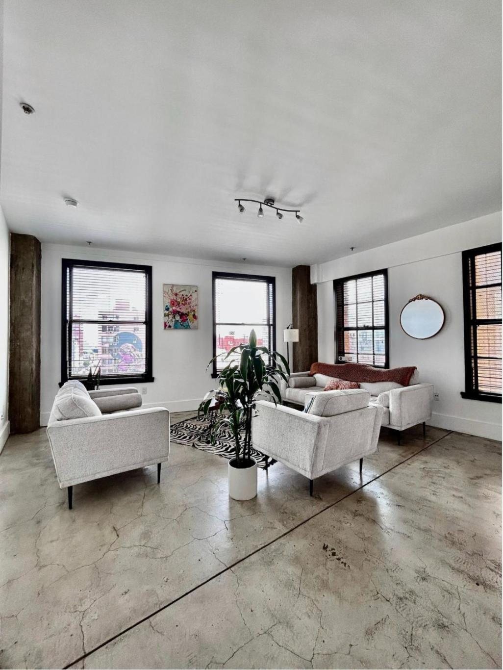 Zen Bungalow Loft Apartment *